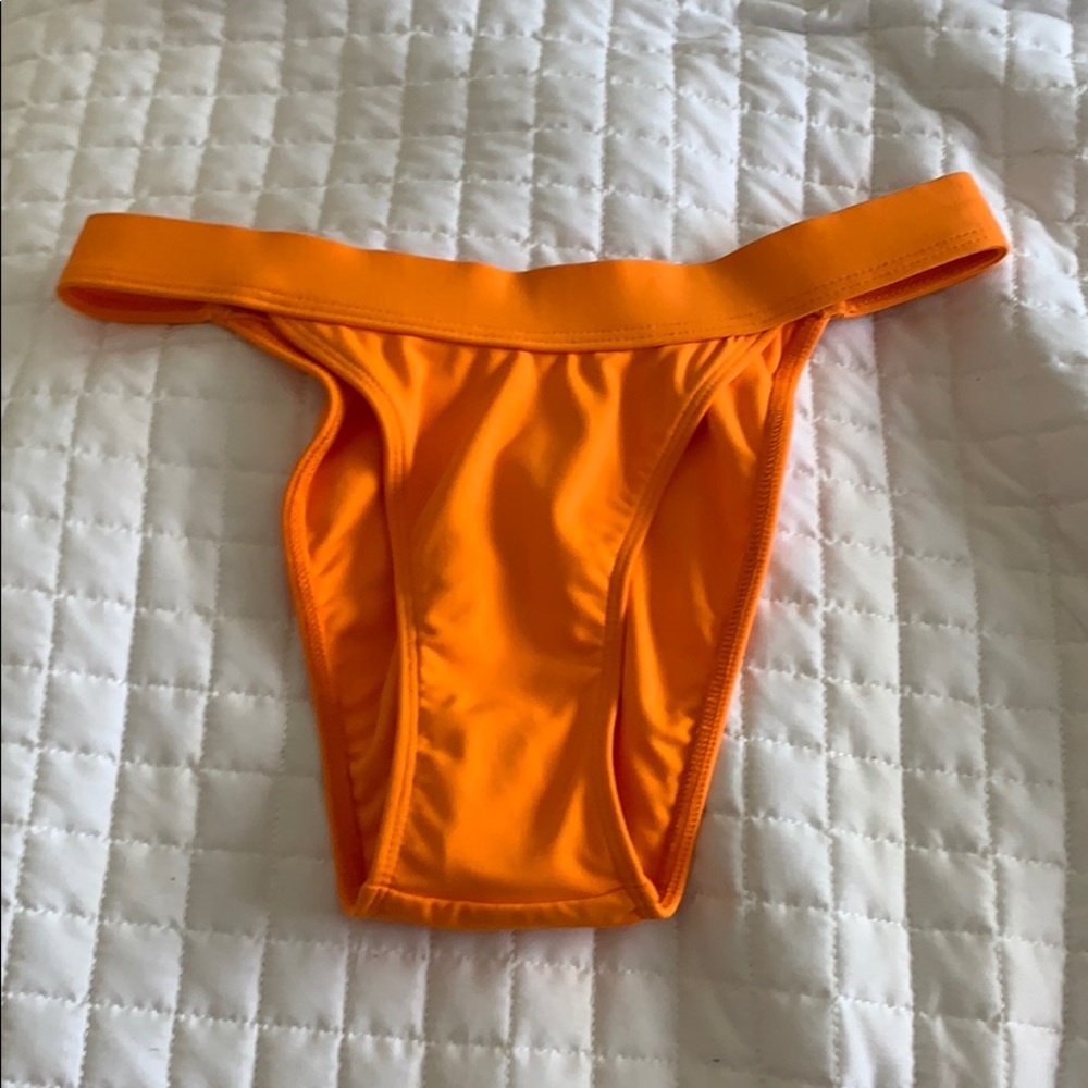 Brand new Minimale Animale Bottoms